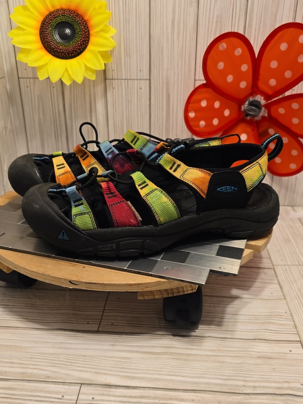 Keen Womans Tie-Dye Strap Newport Retro Sandal - Black with Rainbow - Picture 6 of 13
